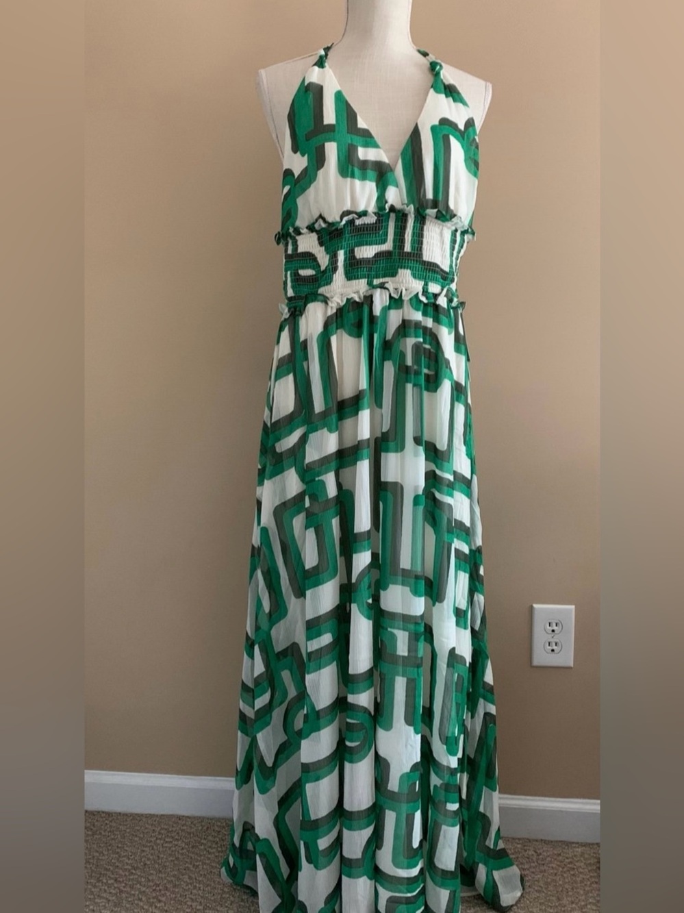 NWOT Sleeveless Green Geometric Maxi Dress